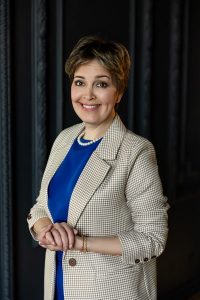 zhenshhina-v-pidzhake-biznes-portret женщина в пиджаке бизнес портрет